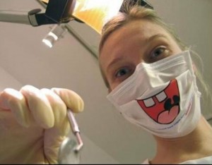 Создать мем: медицинские маски, стоматолог убийца, стоматолог