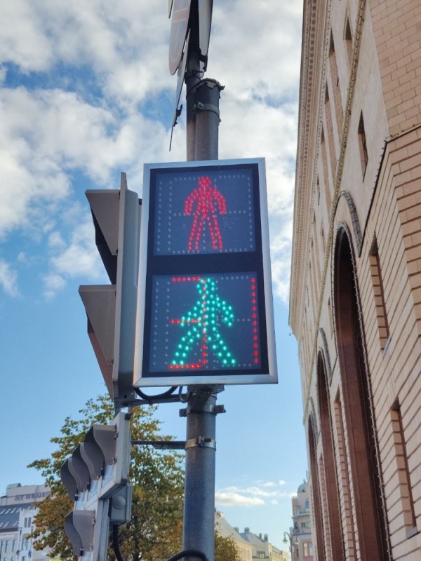 Create meme: traffic light on the street, new traffic lights, pedestrian traffic light