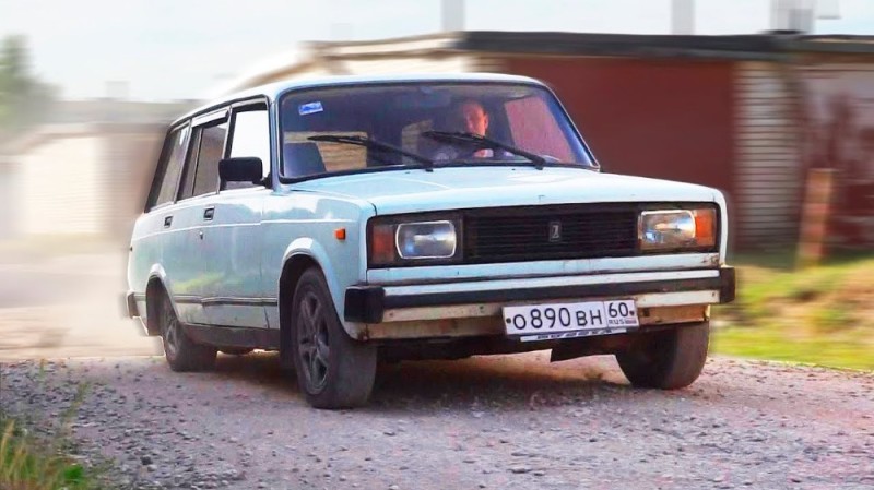 Создать мем: ВАЗ (Lada) 2105, четверка ваз 2104, ваз 21 0 4