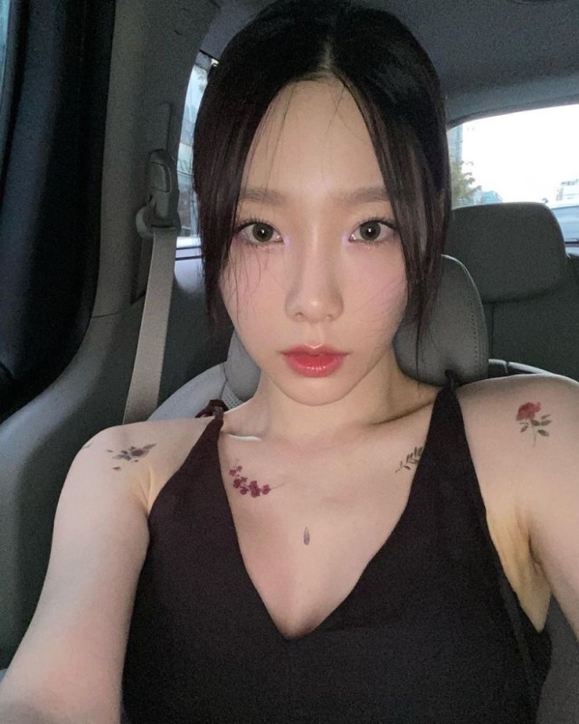 Create meme: taeyeon snsd, girl , taeyeon tattoos