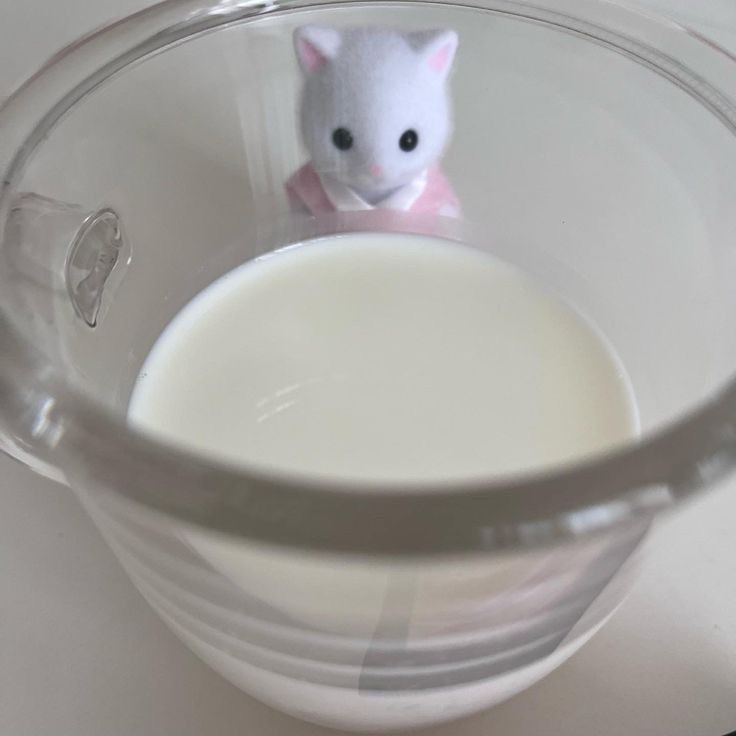 Создать мем: milk, грудное молоко, кружка