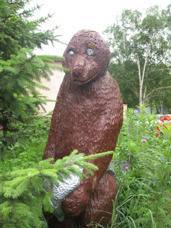 Создать мем: фигура медведя, статуя медведя, медведь скульптура