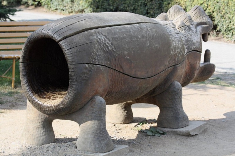 Create meme: monument to the hippopotamus in Volgograd, Hippo , wooden Hippo with a hole