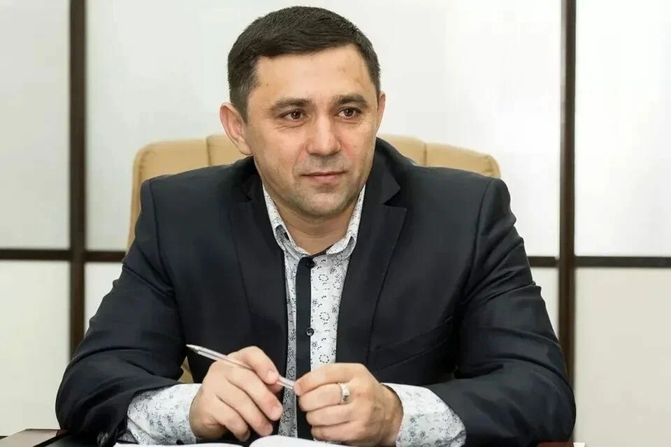 Create meme: Imameev is the mayor of Blagoveshchensk, Oleg Gataullovich Imameev is a Russian politician, imameev Oleg Gataullovich Blagoveshchensk