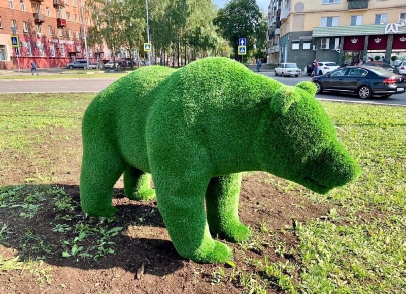 Create meme: The green bear in Yaroslavl, Moscow's green bear park, the bear in Yaroslavl