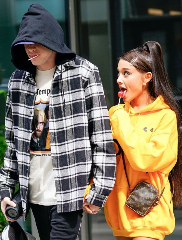 Create meme: Pete davidson, Ariana Grande and Pete Davidson, pete davidson