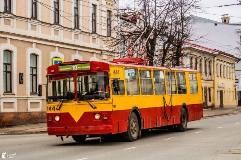 Создать мем: городской электротранспорт, троллейбус калуга, троллейбус зиу 682 рыбинск