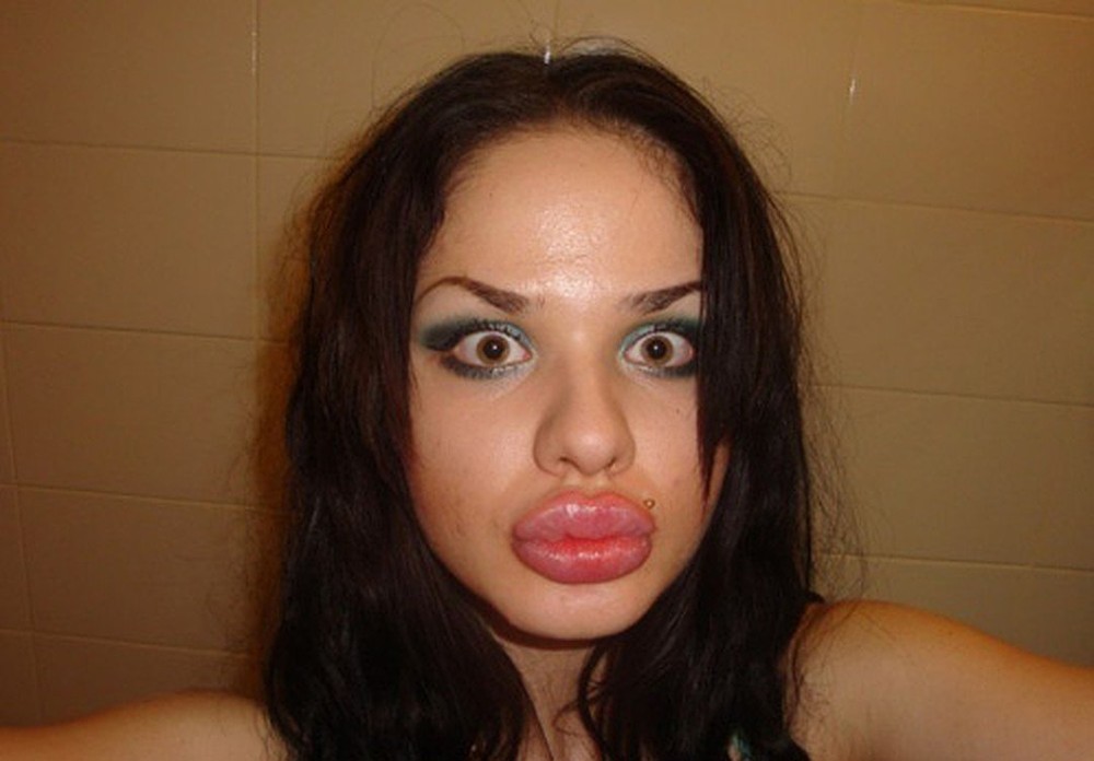 Create Meme The Biggest Lips Silicone Lips Duck With Inflated Lips Pictures Meme 0499