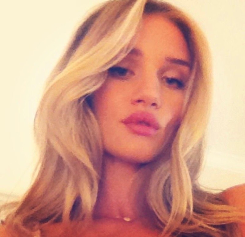 Create meme: Rosie Huntington-Whiteley Selfie, girl , Rosie Huntington-Whiteley