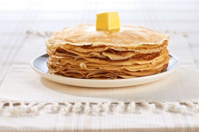 Create meme: pancakes , delicious pancakes, pancakes on milk
