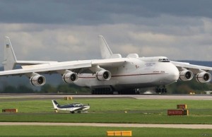 Создать мем: mriya, boeing 747, мир самолетов