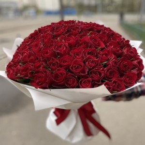 Create meme: a bouquet of red roses, bouquet of 101 rose, bouquet of 101 roses