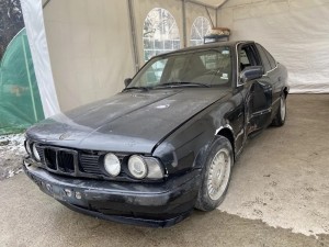 Создать мем: BMW 7er II (E32), старая бмв, бмв 520 1993