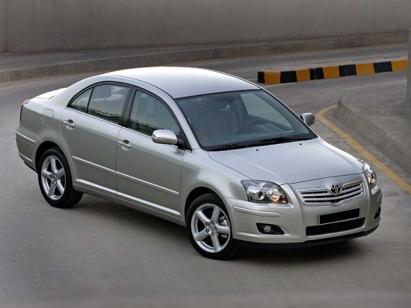 Создать мем: Chrysler Voyager V, toyota avensis 2004, avensis 2007