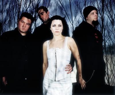 Создать мем: evanescence bring me to life, amy lee evanescence, группа evanescence 2003