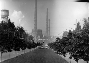 Создать мем: ладыжин грэс, здание, старые фотографии городов