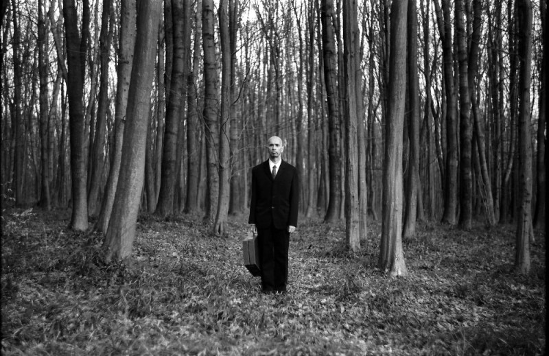 Создать мем: slender man в лесу, фотографии слендермена, слендермен в лесу