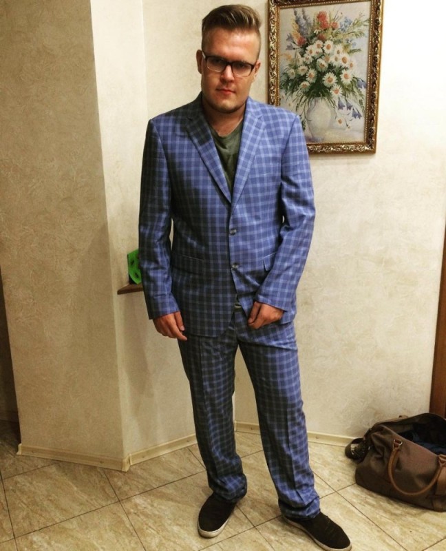 Create meme: men's plaid suit, men's clothing is stylish, checkered suit
