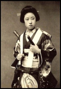 Создать мем: женщины самураи в японии, самураи японии, онна-бугэйся, японской женщины-самурая