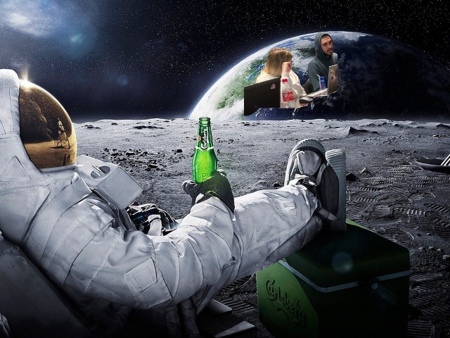 Create meme: carlsberg kosmos cosmonaut, astronaut with a beer on the moon, astronaut carlsberg