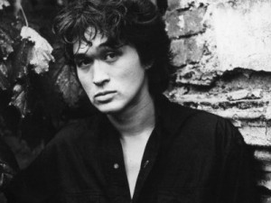 Create meme: in memory of Viktor Tsoi, Viktor Robertovich Tsoi, monument to Victor Tsoi