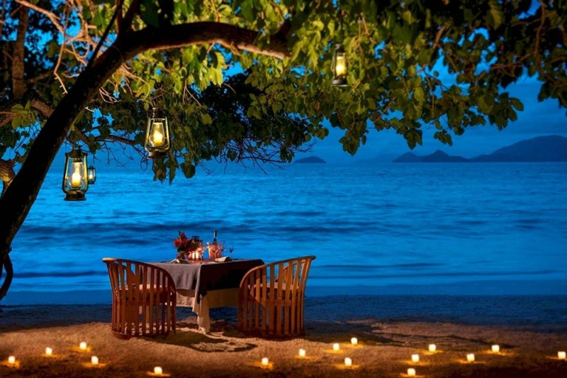 Create meme: evening at the sea, romantic places, romantic dinner on the beach