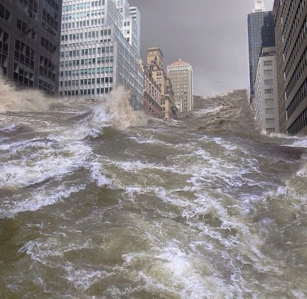 Create meme: New York City tsunami, Hurricane Sandy 2012 in New York, tsunami in San Francisco