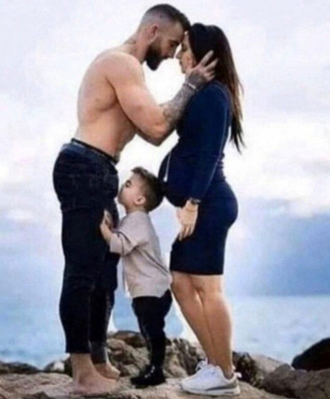 Create meme: family photo shoot, child , people 