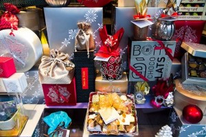 Create meme: gift boxes, gifts for the new year, gifts in France