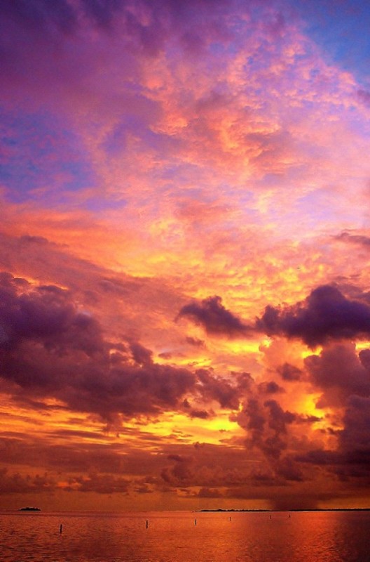 Create meme: beautiful sunset clouds, sky sunset, blurred image