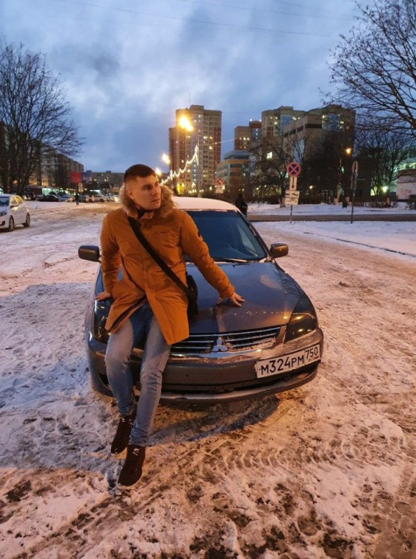 Создать мем: павел иванов, человек, девушка