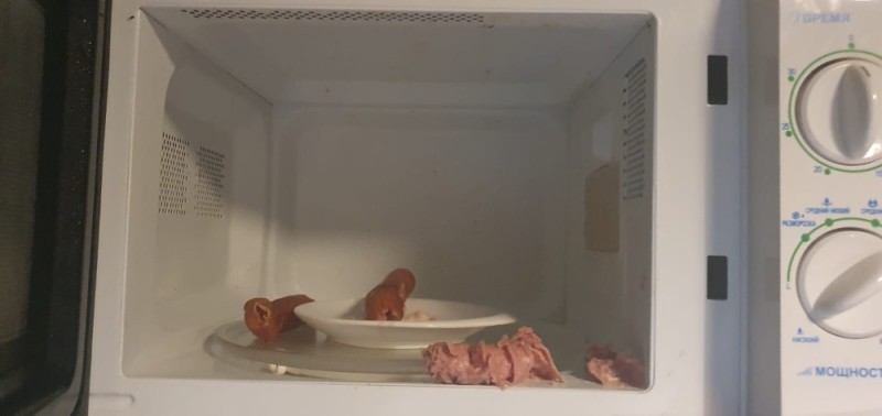 Create meme: sausages in the microwave, cooking in the microwave, microwave grill