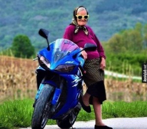 Создать мем: байкерша, мотоцикл, красивые девушки на мотоциклах