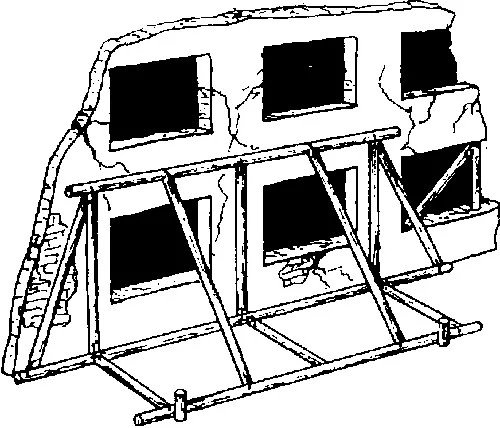 Create meme: shaky construction, the scheme of temporary fastening of external wall panels, easel drawing