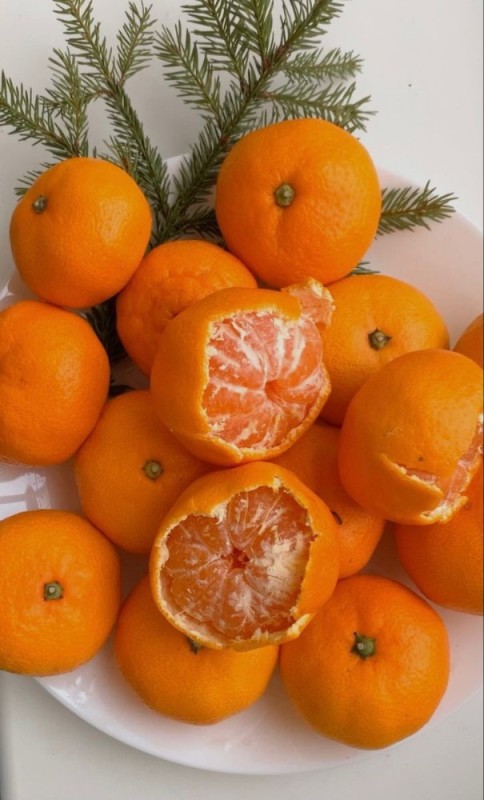 Создать мем: новогодние мандарины, апельсины, новый год и мандарины
