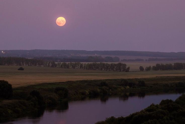 Создать мем: луна в степи, темнота, восход луны