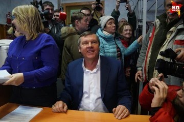 Создать мем: новиков александр васильевич, под домашним арестом, александр новиков екатеринбург жена