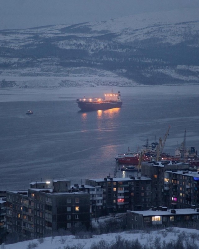 Create meme: Murmansk, Murmansk is a polar city, kola polar bay