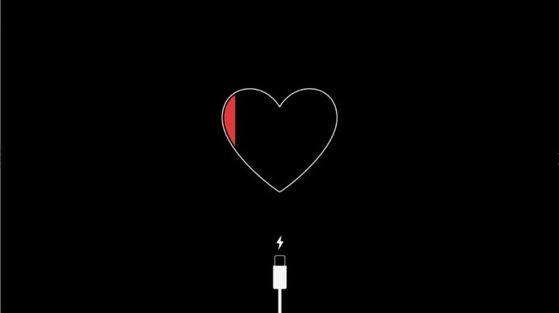 Create meme: the heart of minimalism, black background with the inscription, heart on black background