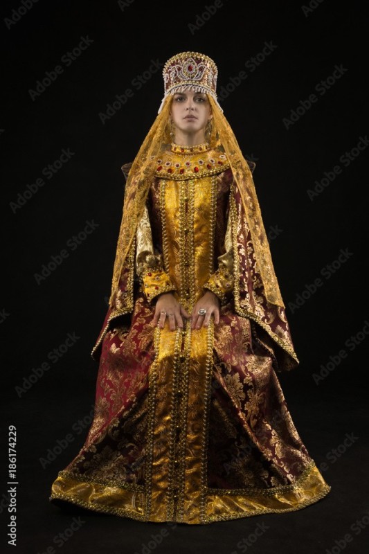 Create meme: traditional Russian costumes, russian queen, The queen's costume