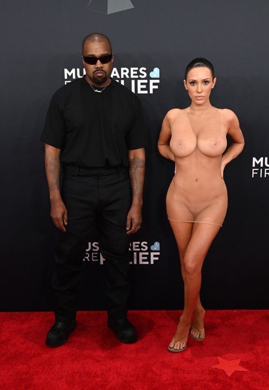 Create meme: Kim Kardashian Met Gala 2019, kim kardashian kanye west, Kim Kardashian Mat Gala 2019