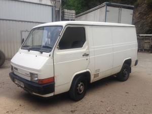 Создать мем: Volkswagen Transporter T4, nissan trade 2.3 мт, тойота хайс 1990 года 2.4 дизель