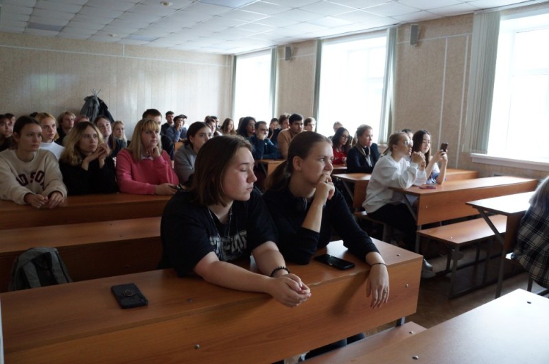 Создать мем: технологический колледж, колледж, студенты колледжа