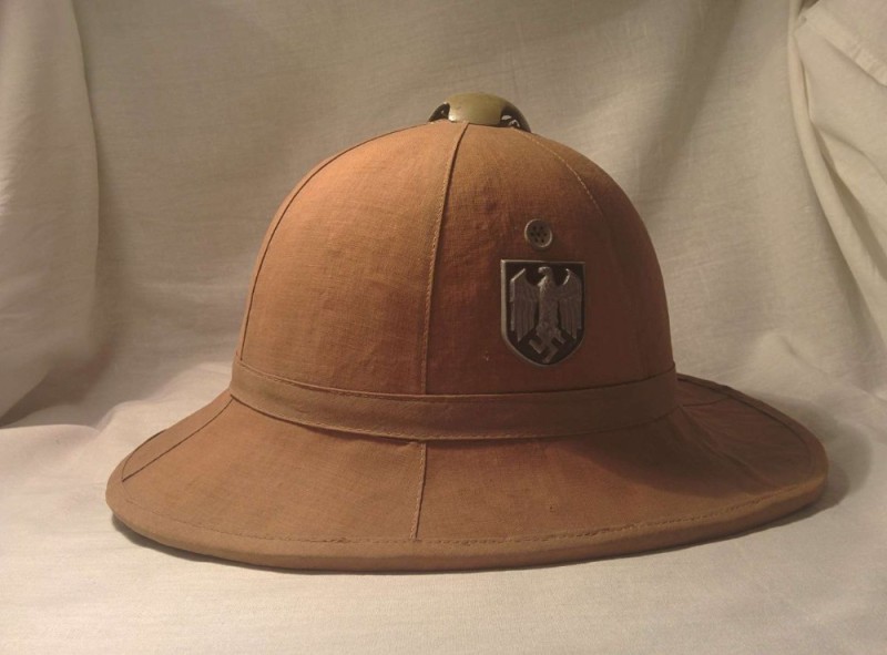 Create meme: African cork helmet of the Wehrmacht, Rommel's helmet of the German Afrika Korps, Wehrmacht helmet