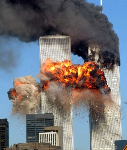 Создать мем: 11 сентября 2001 башни близнецы, теракты 11 сентября в сша, башни близнецы теракт