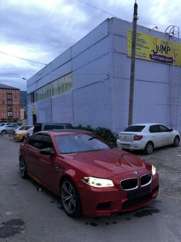 Создать мем: bmw m5 f10, bmw 5, bmw m 5 f 10