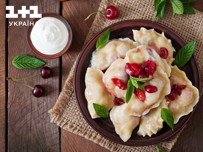 Create meme: dumplings with cherries, dumpling, dumplings with cottage cheese