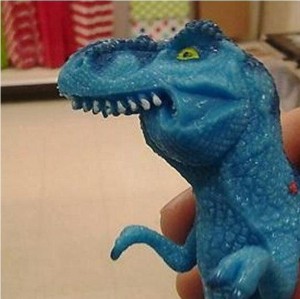 Создать мем: шепелявый динозавр, кафка динозавр, тираннозавр игрушка