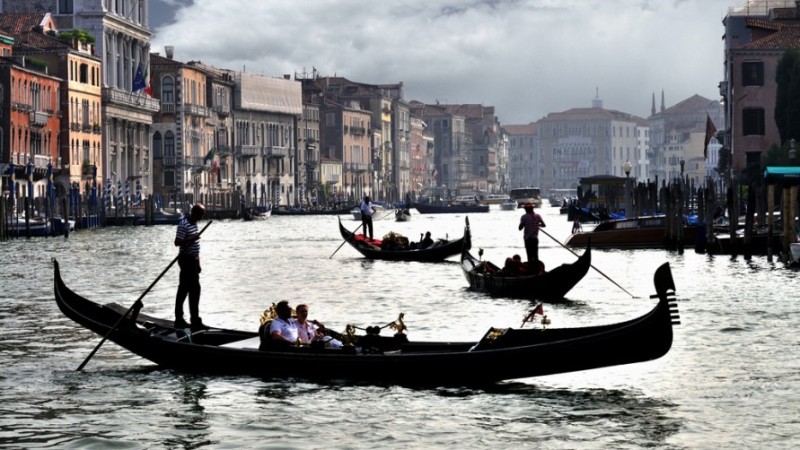 Create meme: Italy venice gondolas, italy venice, gondola in venice