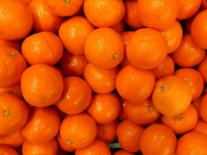 Create meme: Christmas tangerine, square oranges photo, fresh fruit